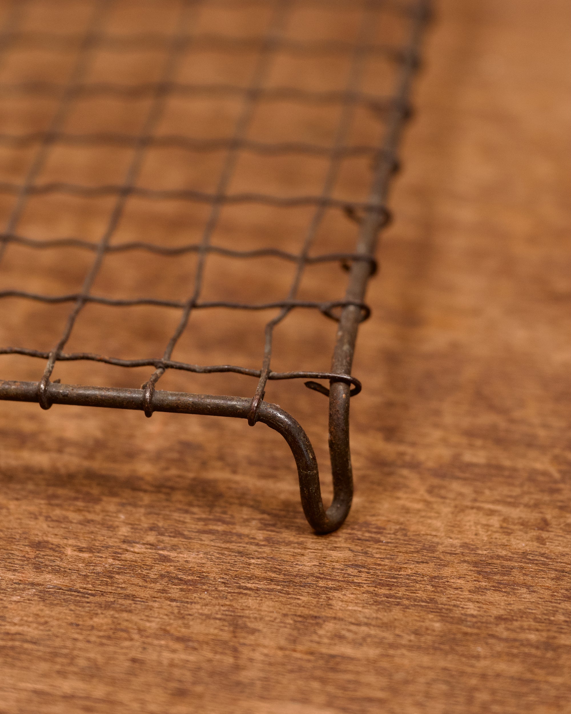 FOUND | Wire Cooling Rack